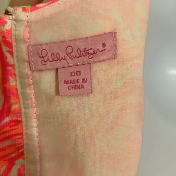 Lilly Pulitzer Dress Size 00 fits like a XS please see measurements below 👇 - Picture 7 of 8